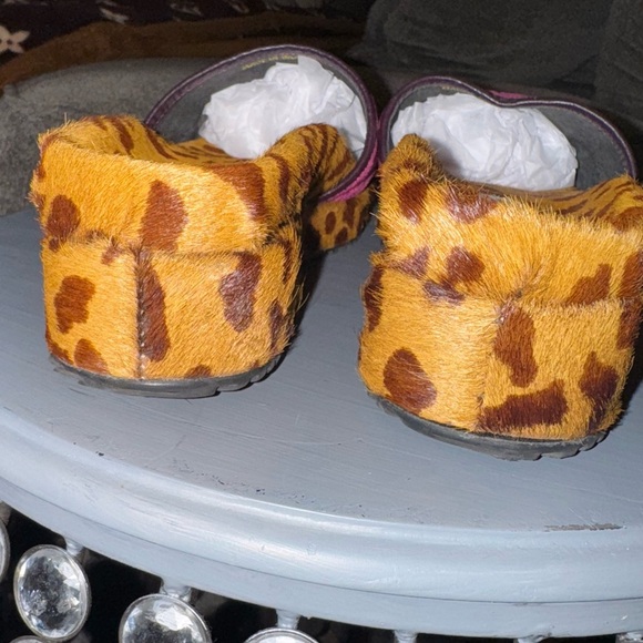 Naked Feet leopard print cow hair burgundy velvet closed platform mule size 5.5 - Picture 4 of 10